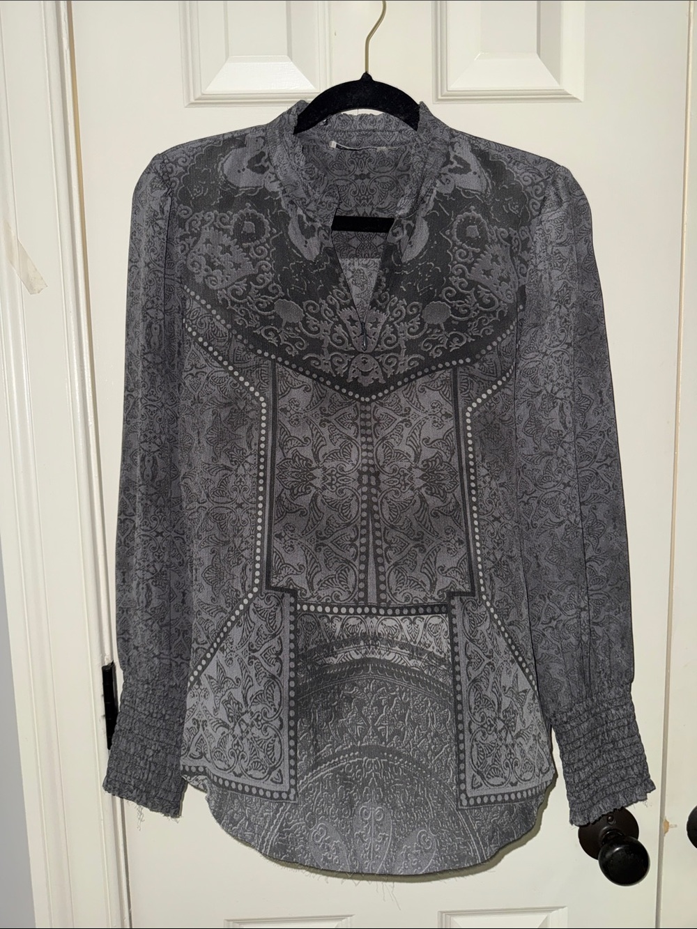 Women’s Gray subtle Patterned Long-Sleeve silk Blouse